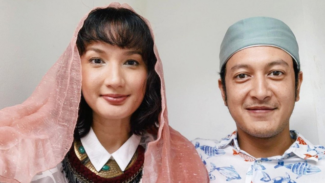 Nadine Chandrawinata & Dimas Anggara