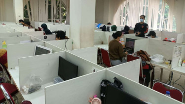 Polisi Gerebek Kantor Pinjol di Green Lake, Tangerang.