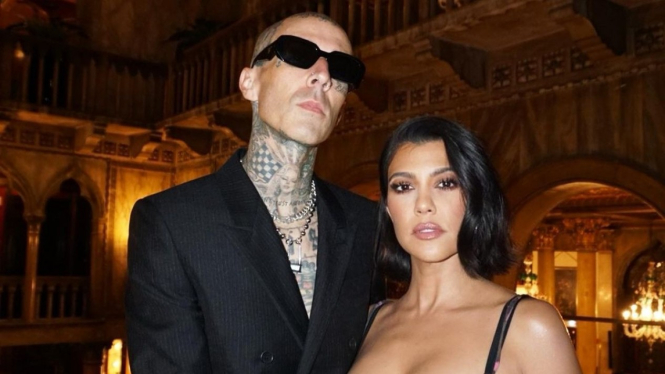 Travis Barker dan Kourtney Kardashian