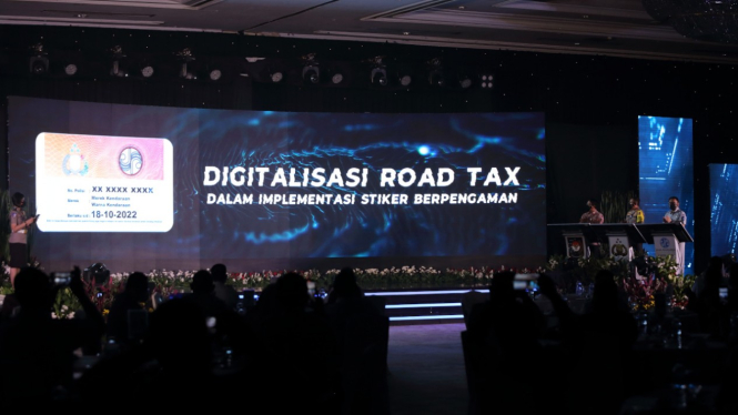 Program road tax berbasis stiker.
