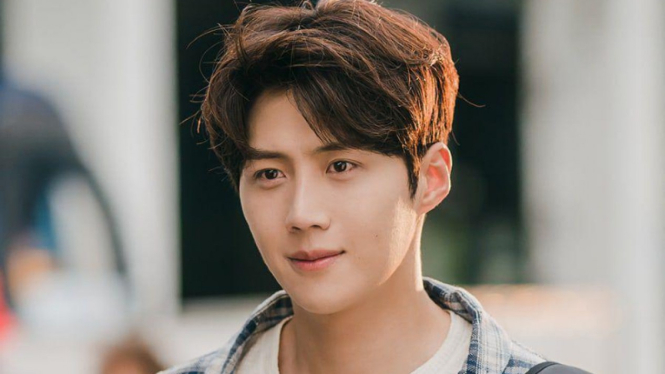 Kim Seon Ho.