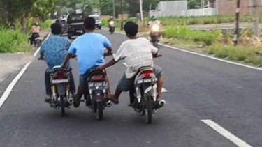 Nyetep atau Dorong Sepeda Motor