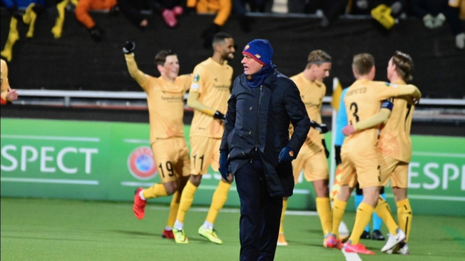 Para pemain Bodo/Glimt merayakan gol ke gawang AS Roma. 