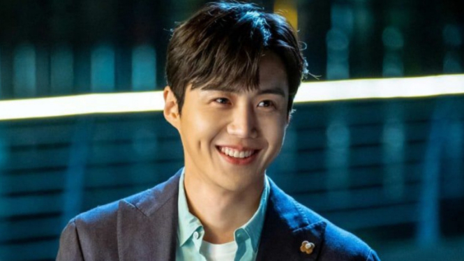 Kim Seon Ho.