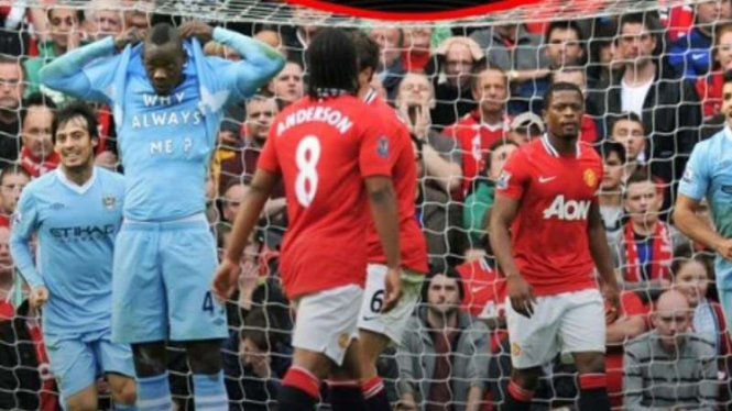 Selebrasi 'Why Always Me' Mario Balotelli usai bobol gawang Manchester United
