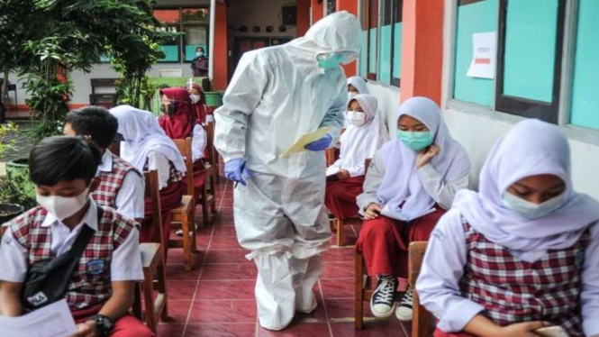 Ilustrasi siswa di sekolah