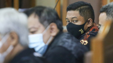 Penyidik KPK Stepanus Robin Pattuju