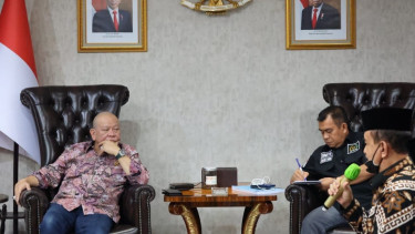 Ketua DPD RI, AA LaNyalla Mahmud Mattalitti bersama jajaran Pengurus Pusat PSHT.