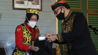Kesultanan Bulungan anugerahi Mensos Risma gelar adat 
