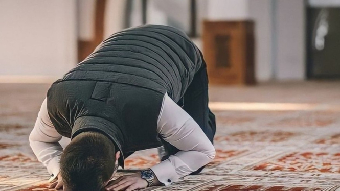 ilustrasi sholat