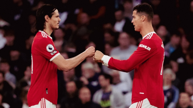 Cristiano Ronaldo dan Edinson Cavani dalam duel Tottenham vs MU