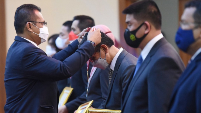 Kepala Lembaga Administrasi Negara (LAN), Dr. Adi suryanto, M.Si saat memberikan sambutan pada Upacara Pelepasan Peserta Pelatihan Kepemimpinan Nasional (PKN) Tingkat I Angkatan L di Aula Prof. Dr. Agus Dwiyanto, MPA, Selasa (2/11).