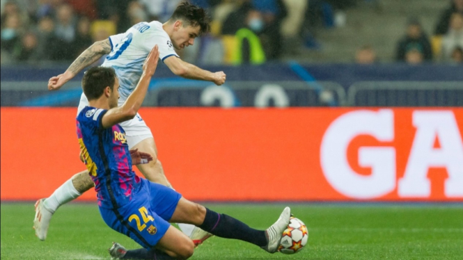 Pertandingan Dynamo Kiev vs Barcelona. 