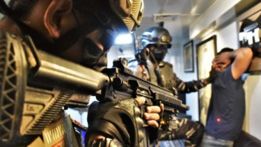 VIVA Militer: Prajurit TNI Angkatan Laut tangkap penyelundup sabu-sabu