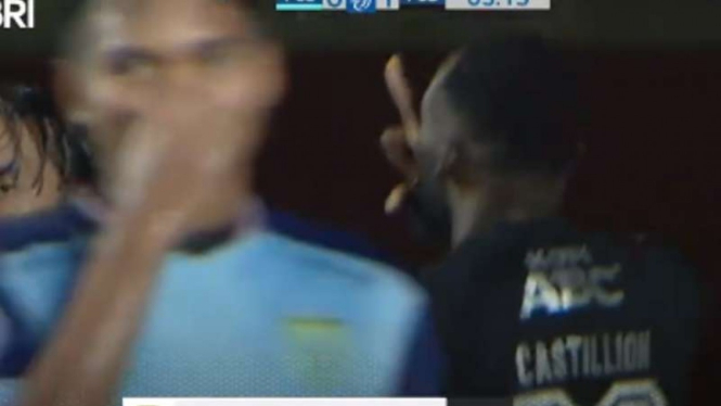 Bomber Persib Bandung, Geoffrey Castillion.