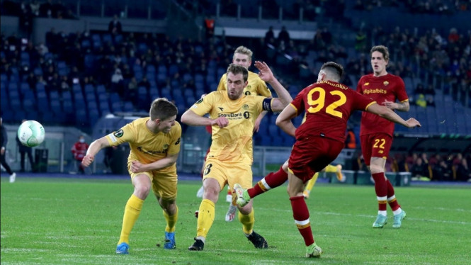 Pertandingan AS Roma vs Bodo/Glimt. 