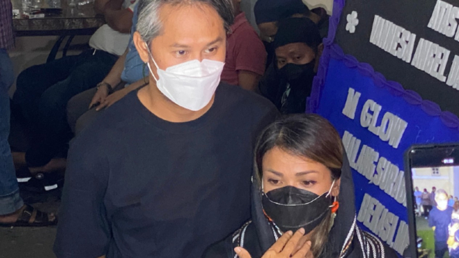 Nirina Zubir dan Ernest.