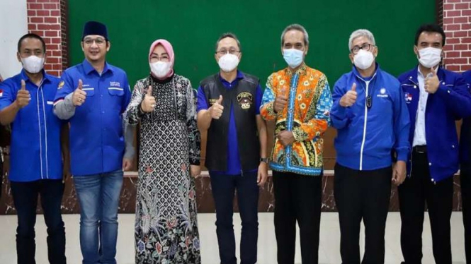 Ketum PAN Zulkifli Hasan bersama Bupati Grobogan Sri Sumarni dan Pasha Ungu