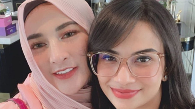 Shandy Purnamasari dan Vanessa Angel