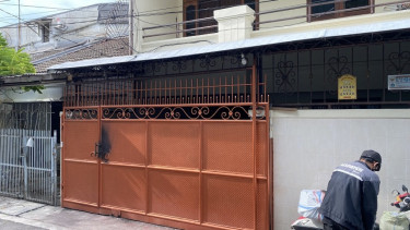 Rumah orangtua Veronica Koman yang dilempar badan peledak