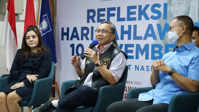 Ketua Umum PAN Zulkifli Hasan bersama Sekjen Eddy Soeparno