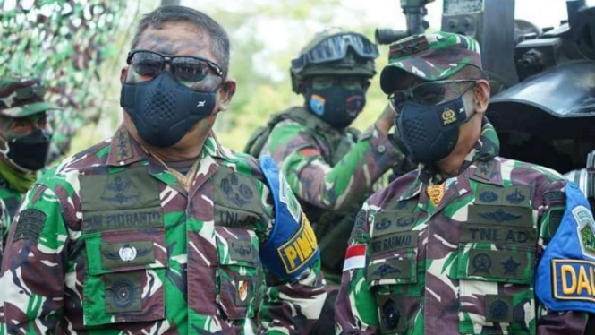 VIVA Militer: Dankodiklatad, Letjen TNI Anto Mukti Putranto (kiri)