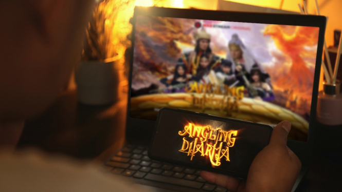 Serial drama kolosal Angling Dharma hadir di Maxstream.