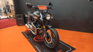 Keeway SCR 250V di GIIAS 2021.