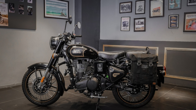 Royal Enfield Classic 500 Tribute Black Limited Edition