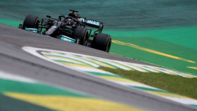 Pembalap Mercedes-AMG Petronas, Lewis Hamilton.