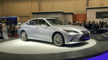 Peluncuran Lexus ES Hybrid di GIIAS 2021