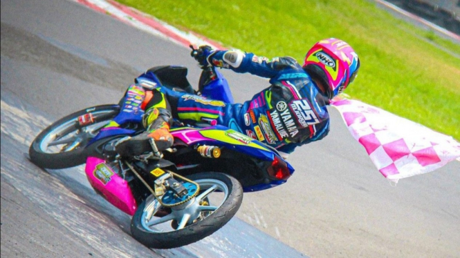 Juara nasional kelas Rookie Oneprix 2021, M. Jordan Badaru. 