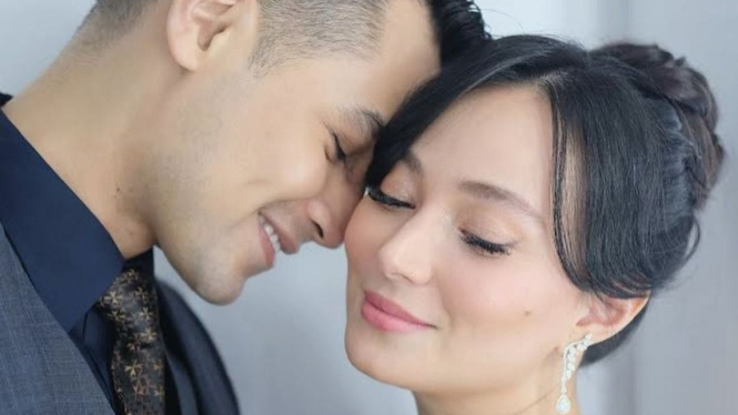 Asmirandah dan Jonas Rivano