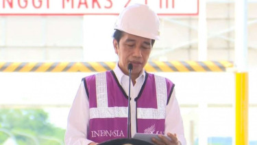 Presiden Jokowi meresmikan jalan tol Serang-Rangkasbitung.