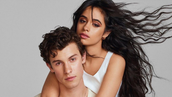 Shawn Mendes dan Camila Cabello.