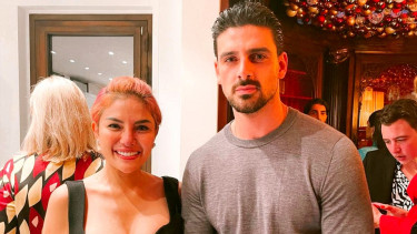 Nikita Mirzani berpose dengan aktor pemeran film 365 Days, Michele Morrone