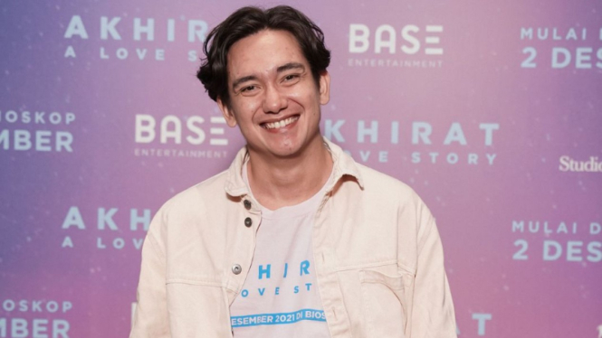 Adipati Dolken.