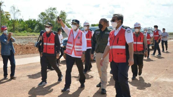 Menhub Budi Karya Sumadi Tinjau Pembangunan Bandara Mentawai Baru