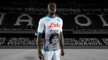Jersey spesial Napoli edisi Diego Maradona