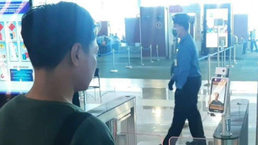 Pemindai wajah di Bandara Soetta.
