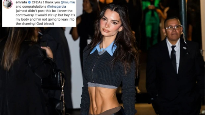 Pose Emily Ratajkowski pamerkan perut