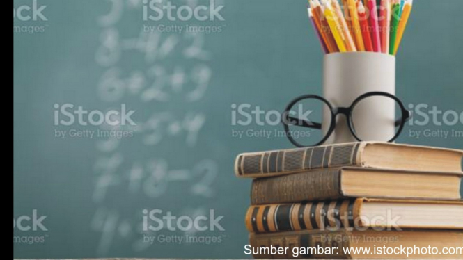 Guru adalah sosok pentransfer ilmu pengetahuan