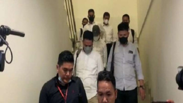 Dekan FISIP UNRI Syafri Harto jalani rekonstruksi kasus dugaan pencabulan