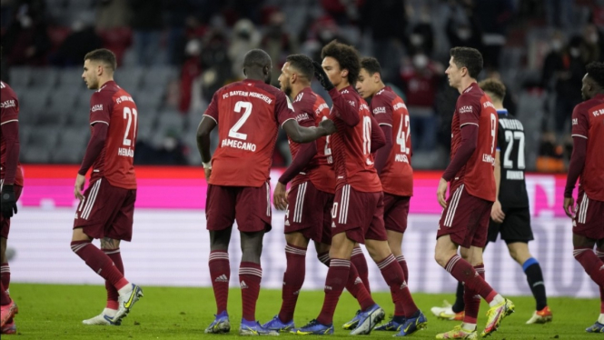 Para pemain Bayern Munich merayakan gol. 
