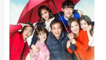Adegan ciuman yang dianggap tak pantas ada dalam drama Father is Strange