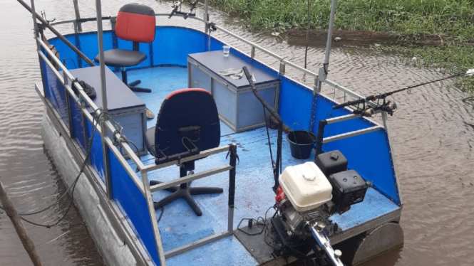 Pontoon Boat di Sungai Siak, Pekanbaru.