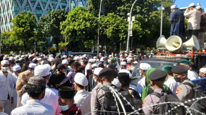 Aksi PA 212 tertahan di Jalan MH Thamrin.