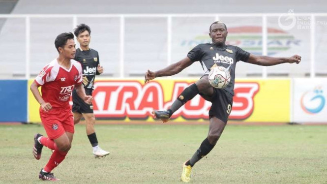 Duel Dewa United vs Persekat Tegal di Liga 2