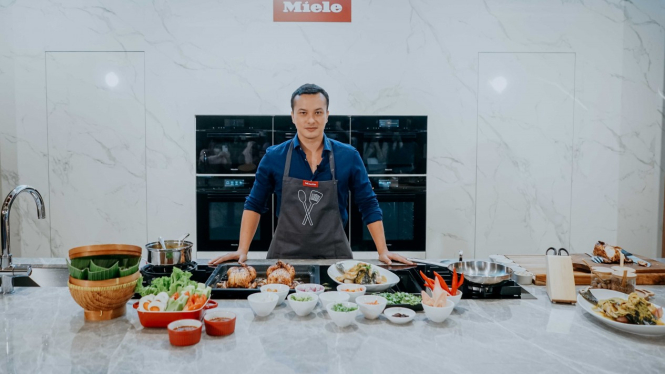 Nicholas Saputra masak Nasi Bakul hingga Ayam Panggang Kecap