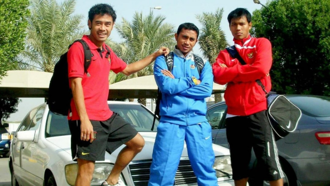 Saktiawan Sinaga bersama Timnas Indonesia dan Mercedes-Benz S-Class